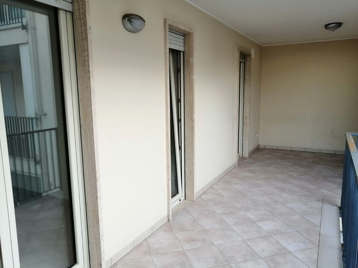 Appartamento di  4 vani /120 mq  a Andria (zona via corato)