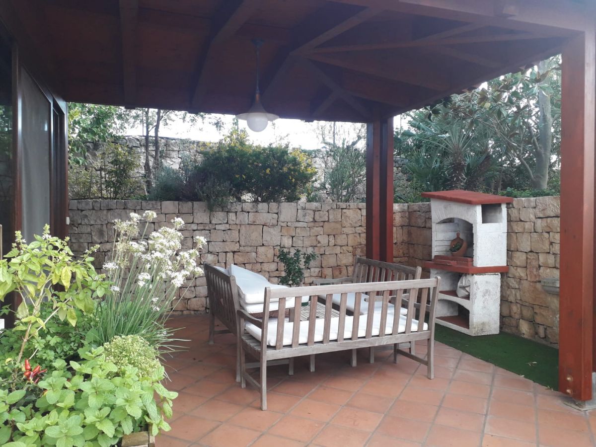 Villa (zona residenziale) di  6 vani /295 mq  a Castellana Grotte