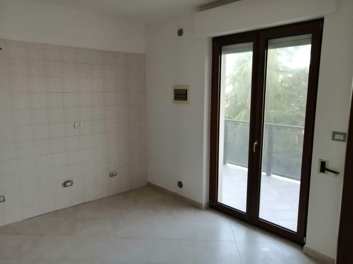 Appartamento di  4 vani /120 mq  a Andria (zona via corato)