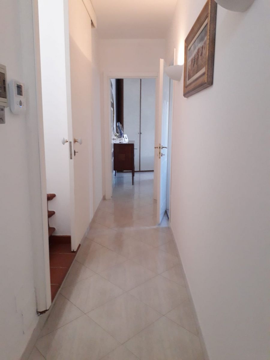 Villa (zona residenziale) di  6 vani /295 mq  a Castellana Grotte