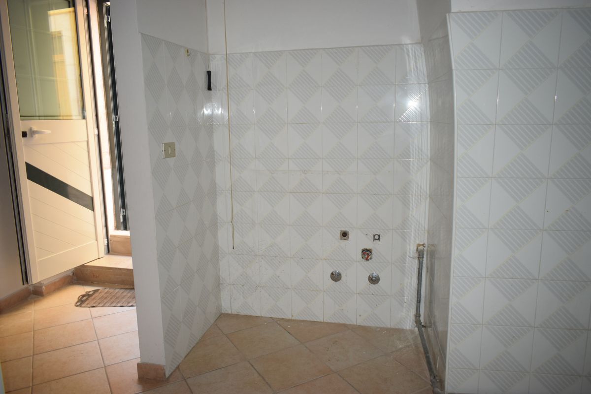 Casa indipendente di  3 vani /90 mq  a Grumo Appula (zona Villa Comunale)