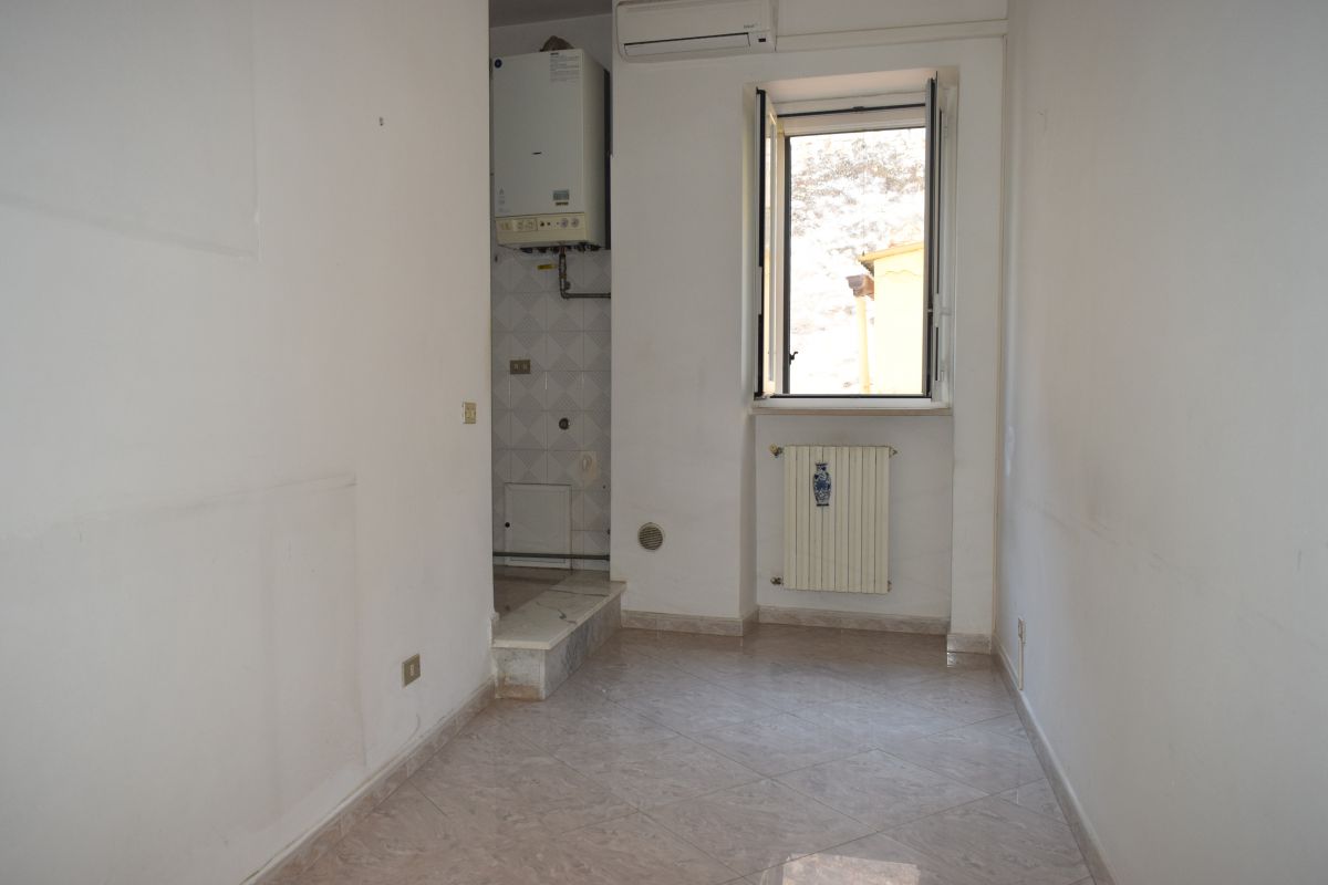 Casa indipendente di  3 vani /90 mq  a Grumo Appula (zona Villa Comunale)