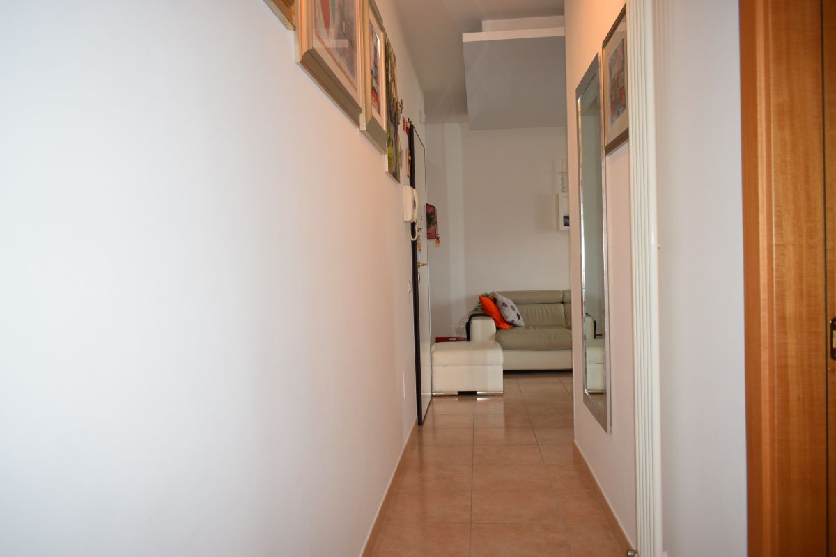 Appartamento di  3 vani /75 mq  a Bitetto (zona Via Beato)