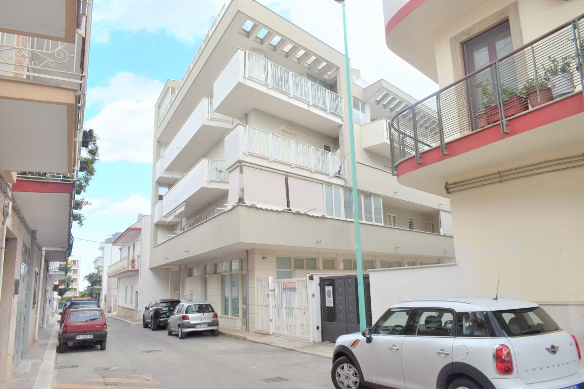 Appartamento di  3 vani /75 mq  a Bitetto (zona Via Beato)