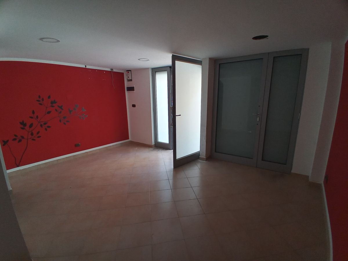 Garage / Parcheggio di  2 vani /40 mq  a Bari - Libertà  (zona libertà )