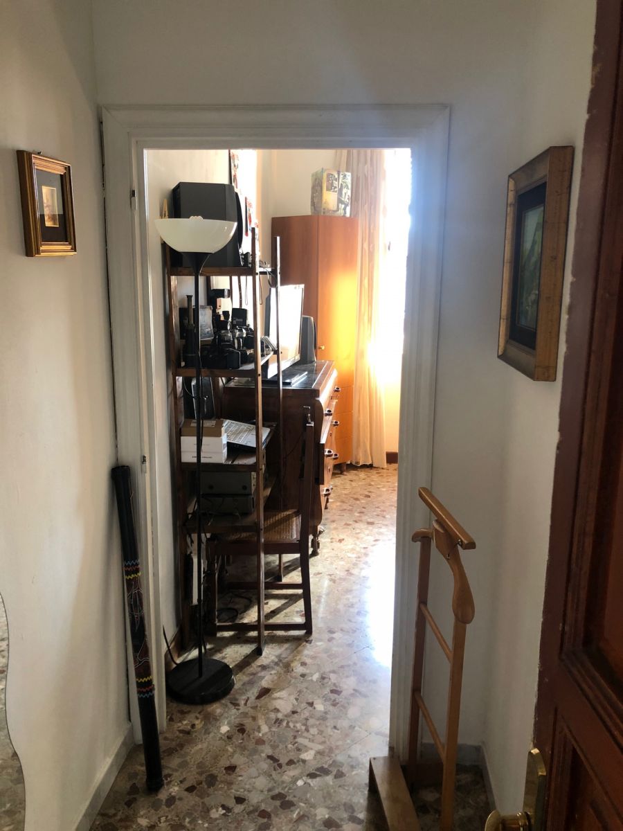 Casa indipendente di  5 vani /150 mq  a Bari - Loseto