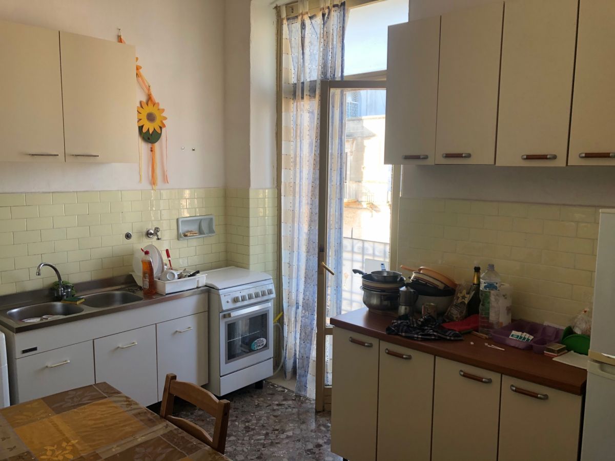 Casa indipendente di  5 vani /150 mq  a Bari - Loseto