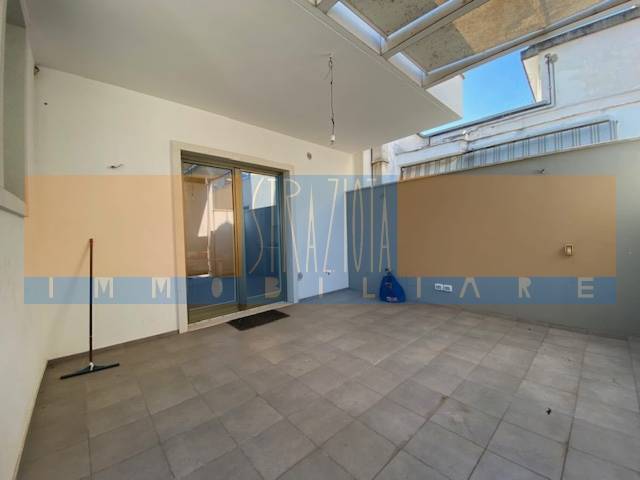 Villa (zona residenziale) di  5 vani /160 mq  a Modugno (zona centro)