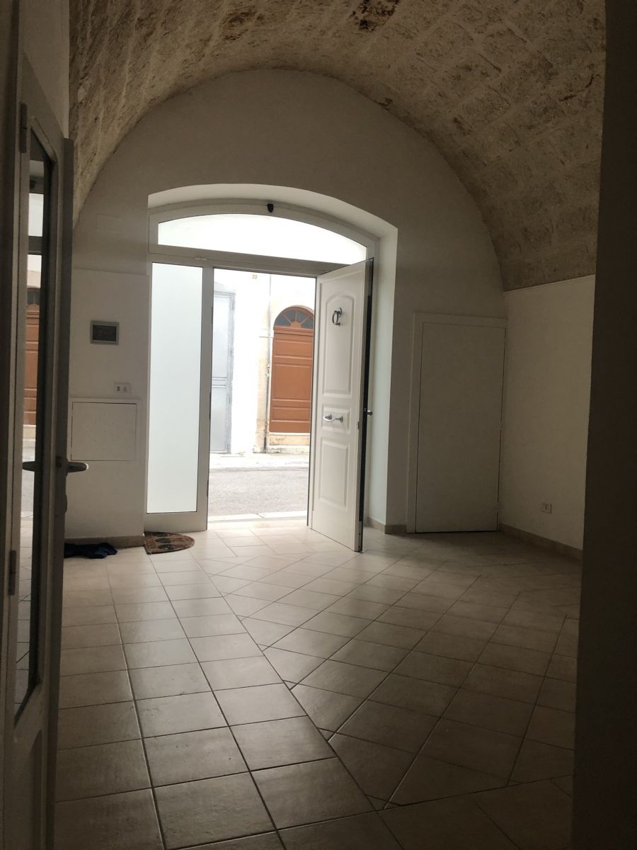 Casa indipendente di  2 vani /70 mq  a Mola di Bari (zona centrale)