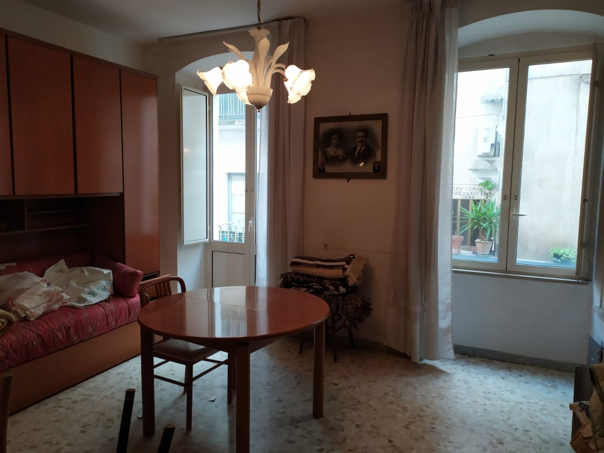 Casa indipendente di  3 vani /107 mq  a Rutigliano (zona  Centro Storico)