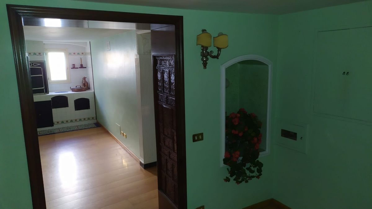 Appartamento di  2 vani /120 mq  a Rutigliano (zona Zona Corso)