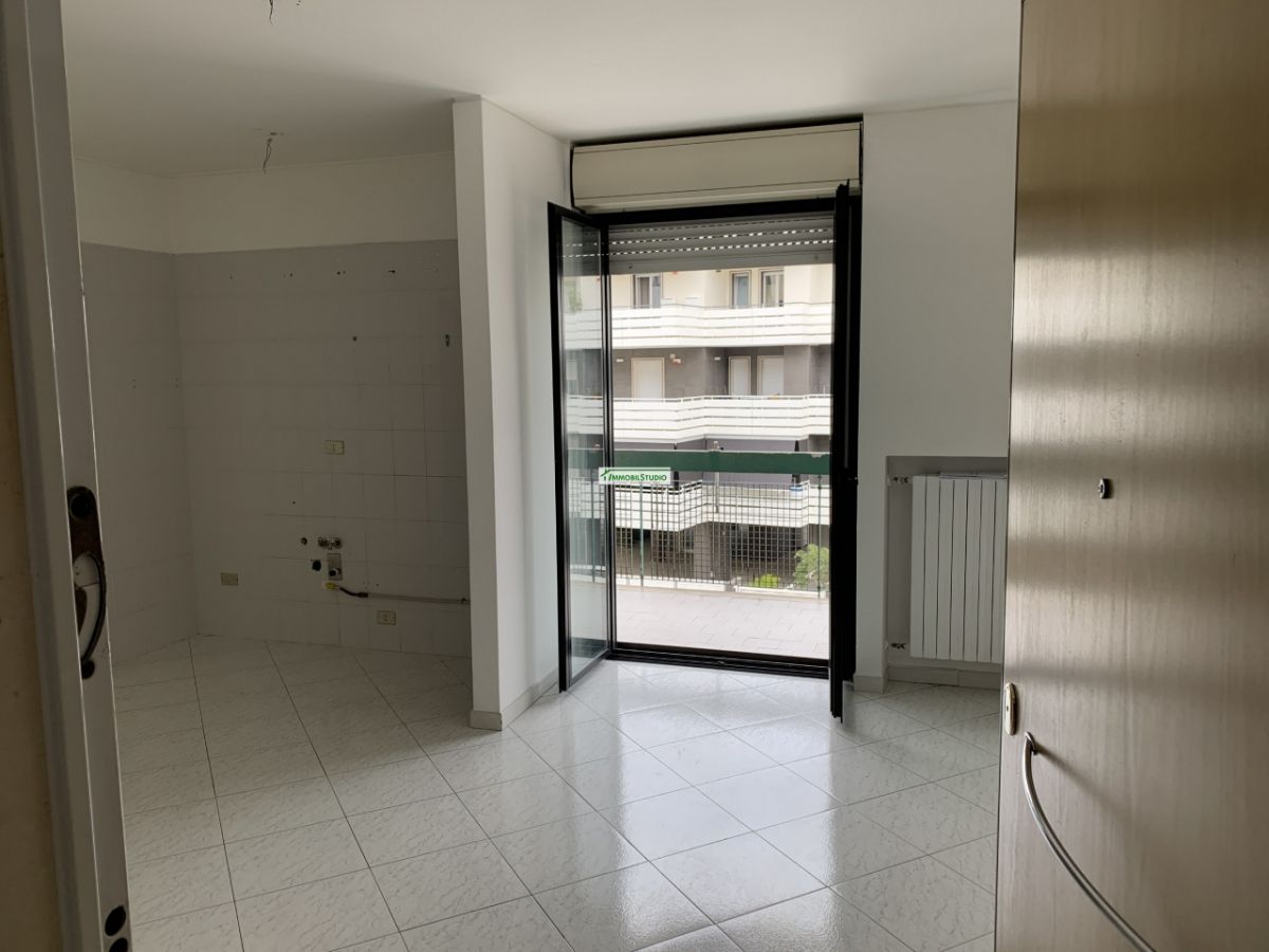 Appartamento di  2 vani /50 mq  a Bari - Palese (zona zona menhir vicinanze piazza Capitaneo)