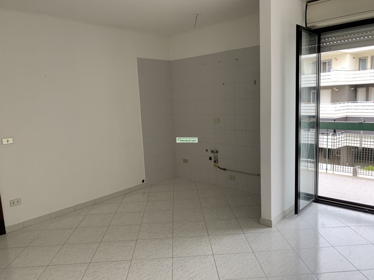 Appartamento di  2 vani /50 mq  a Bari - Palese (zona zona menhir vicinanze piazza Capitaneo)