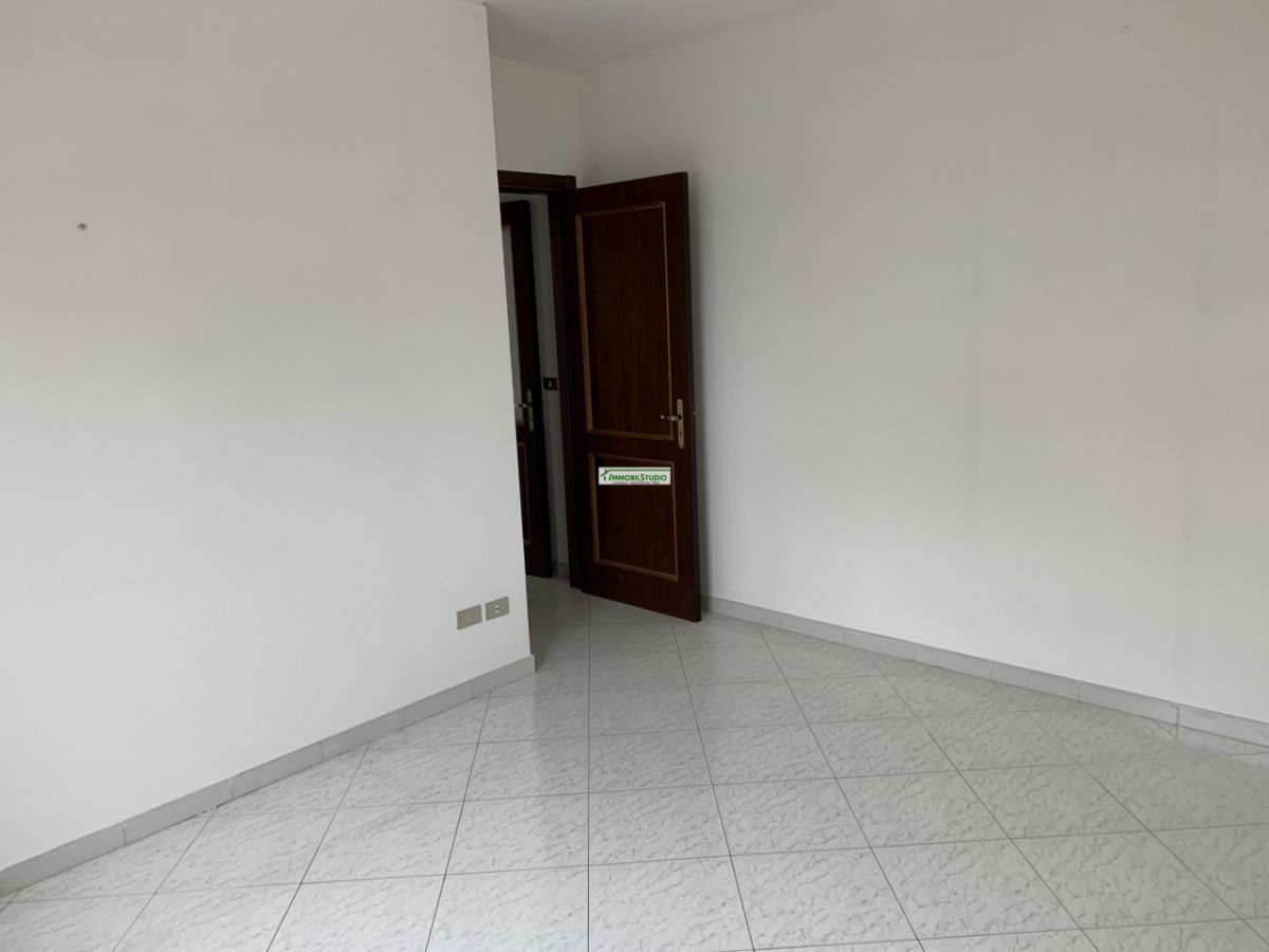 Appartamento di  2 vani /50 mq  a Bari - Palese (zona zona menhir vicinanze piazza Capitaneo)