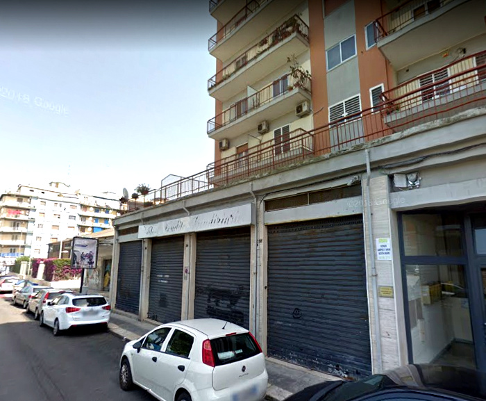 Locale commerciale / Negozio di  6 vani /200 mq  a Bari - Libertà 