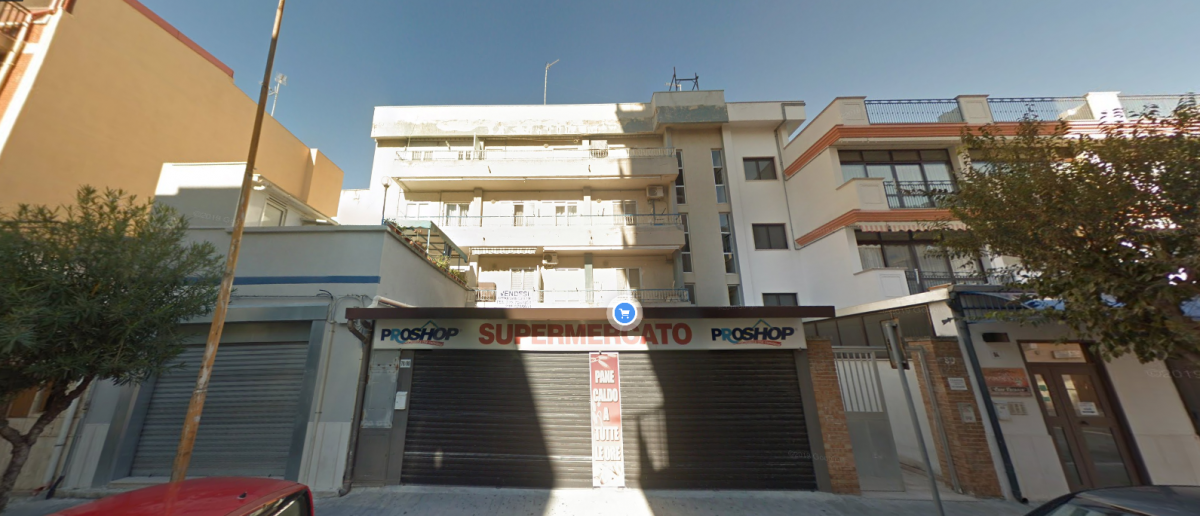 Appartamento di  3 vani /100 mq  a Margherita di Savoia (zona Centralissimo)