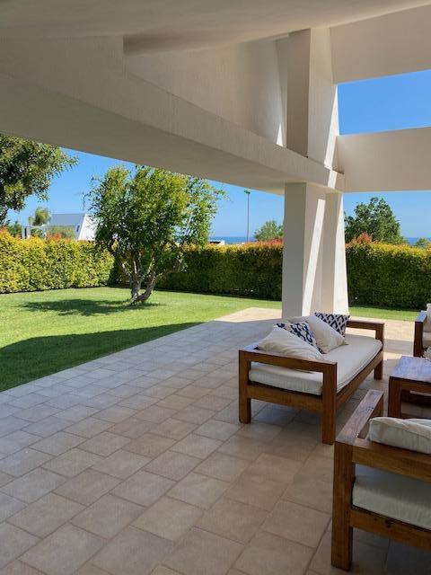 Villa (zona residenziale) di  5 vani /220 mq  a Polignano a Mare (zona residence neapolis)