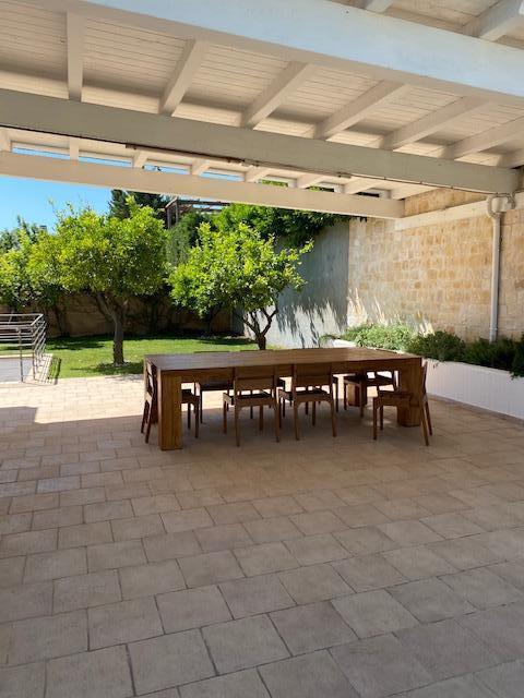 Villa (zona residenziale) di  5 vani /220 mq  a Polignano a Mare (zona residence neapolis)