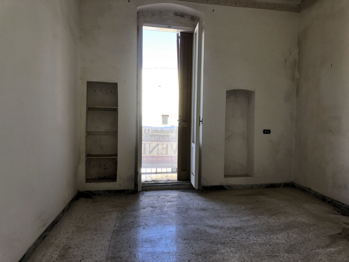 Casa indipendente di  5 vani /110 mq  a Mola di Bari (zona centro)