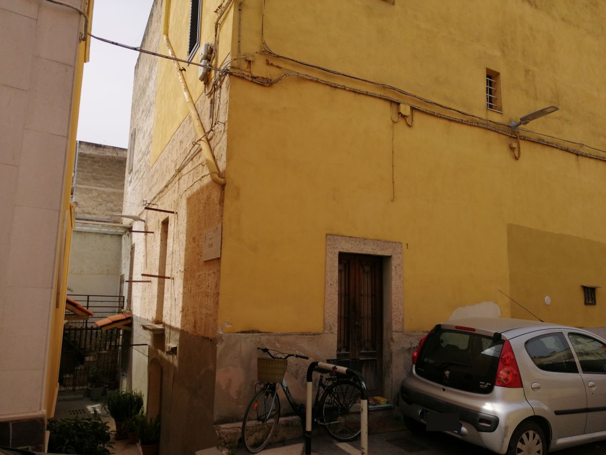 Casa indipendente di  2 vani /44 mq  a Bari - Ceglie del Campo