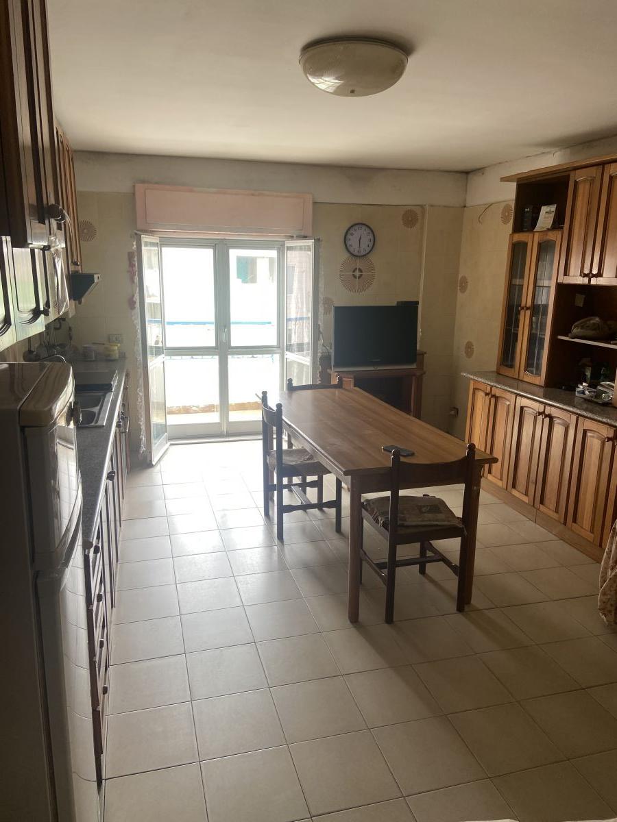 Appartamento di  3 vani /100 mq  a Margherita di Savoia (zona Centralissimo)