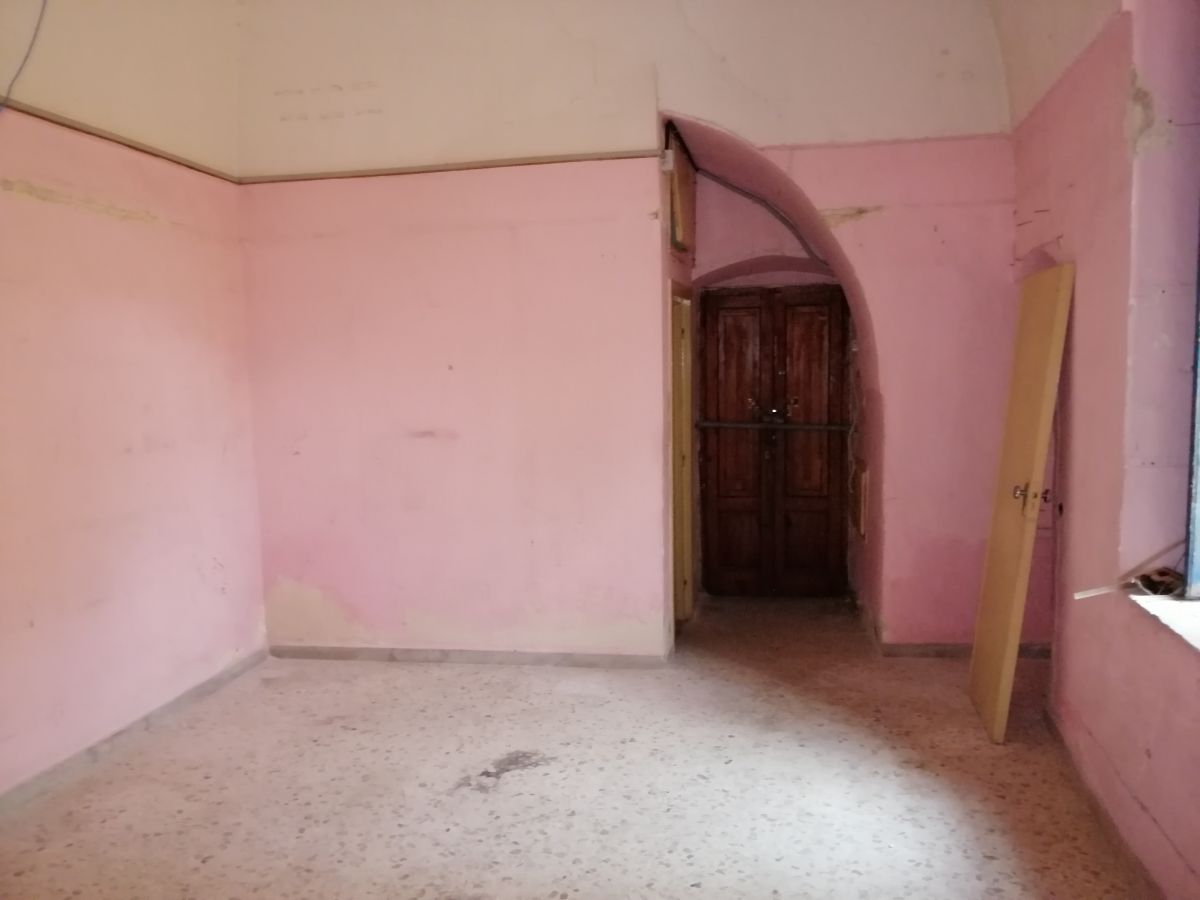 Casa indipendente di  2 vani /44 mq  a Bari - Ceglie del Campo