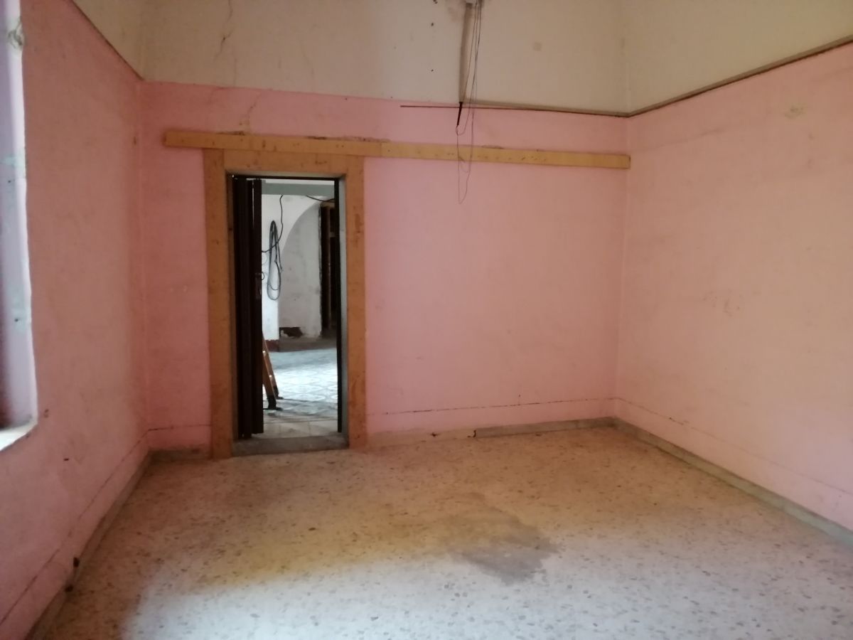 Casa indipendente di  2 vani /44 mq  a Bari - Ceglie del Campo