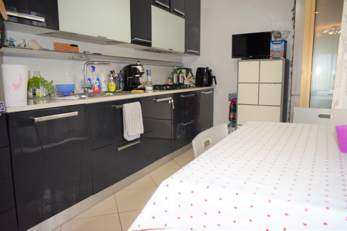 Appartamento di  3 vani /110 mq  a Bitetto (zona Corso Garibaldi)