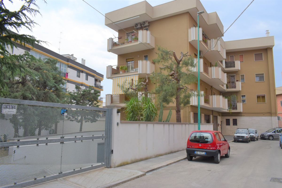 Appartamento di  3 vani /110 mq  a Bitetto (zona Corso Garibaldi)