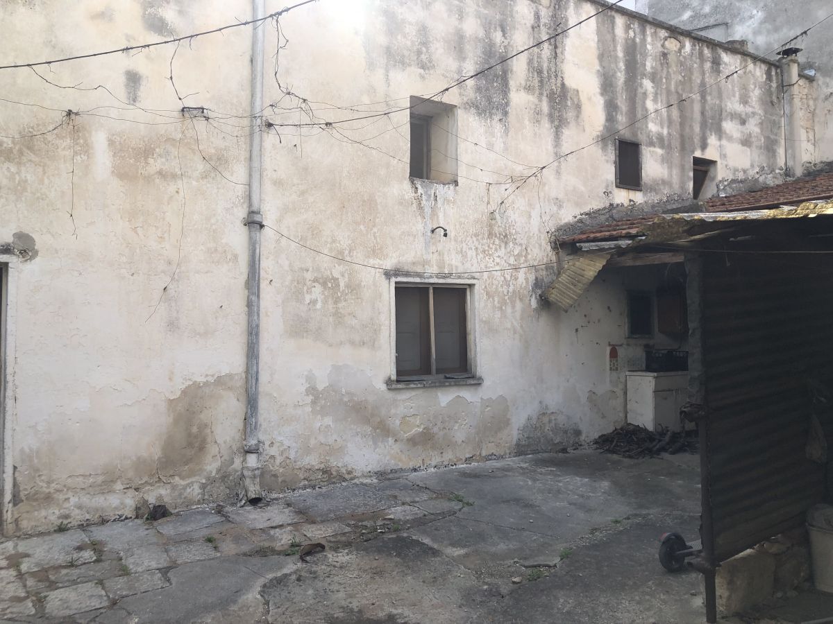 Casa indipendente di  5 vani /400 mq  a Bitetto (zona Centralissima)