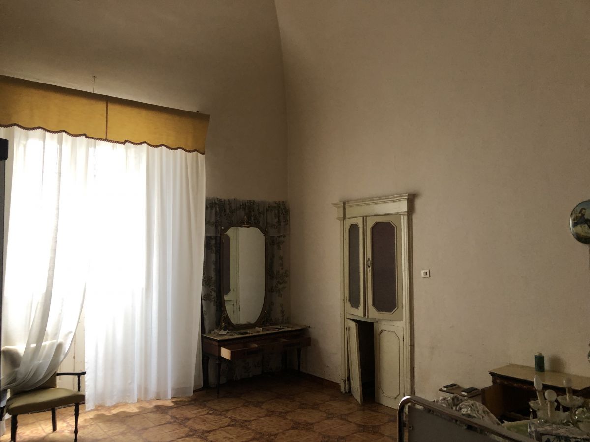 Casa indipendente di  5 vani /400 mq  a Bitetto (zona Centralissima)