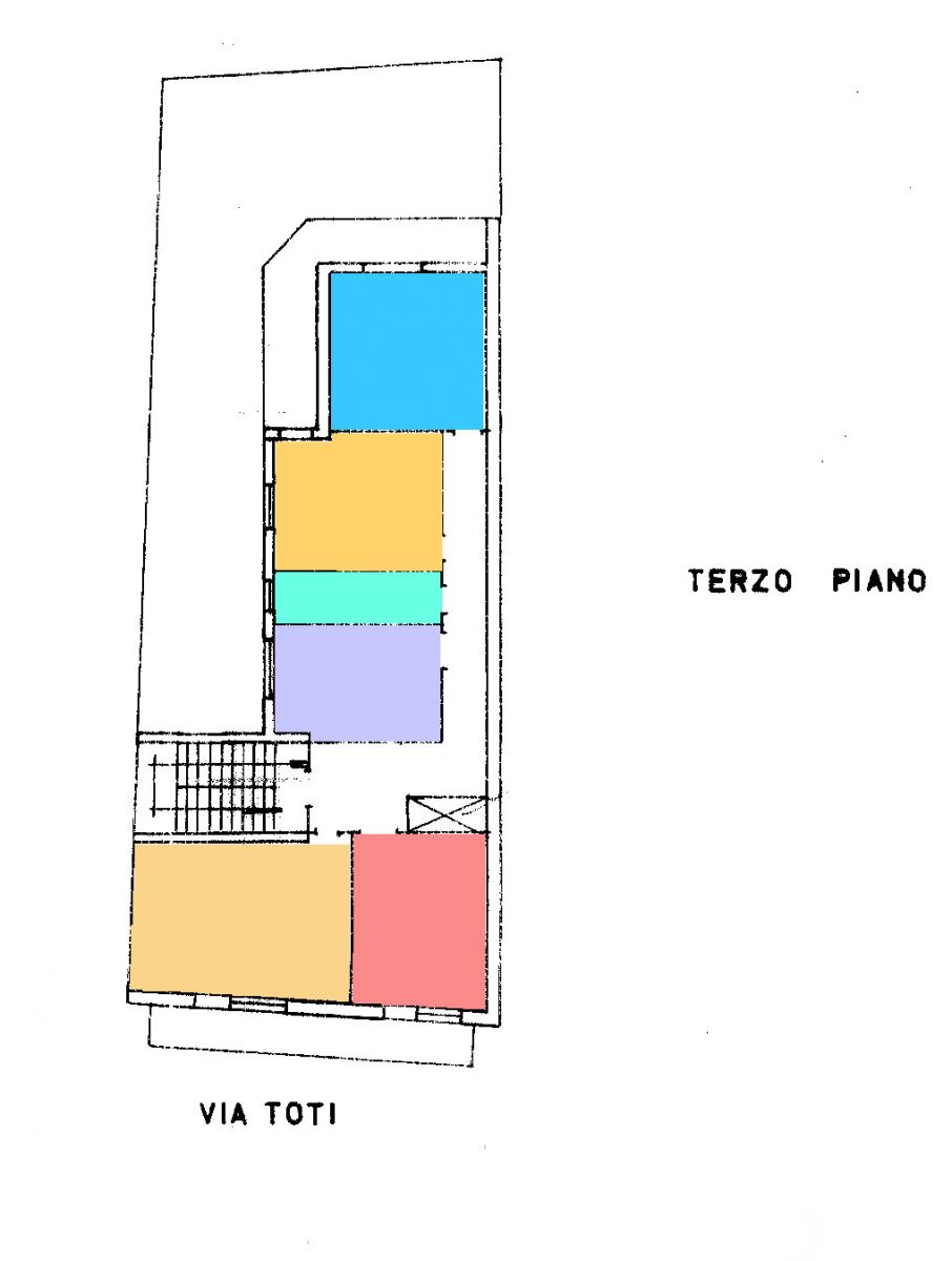 Appartamento di  4 vani /148 mq  a Mola di Bari (zona ex ospedale vecchio )