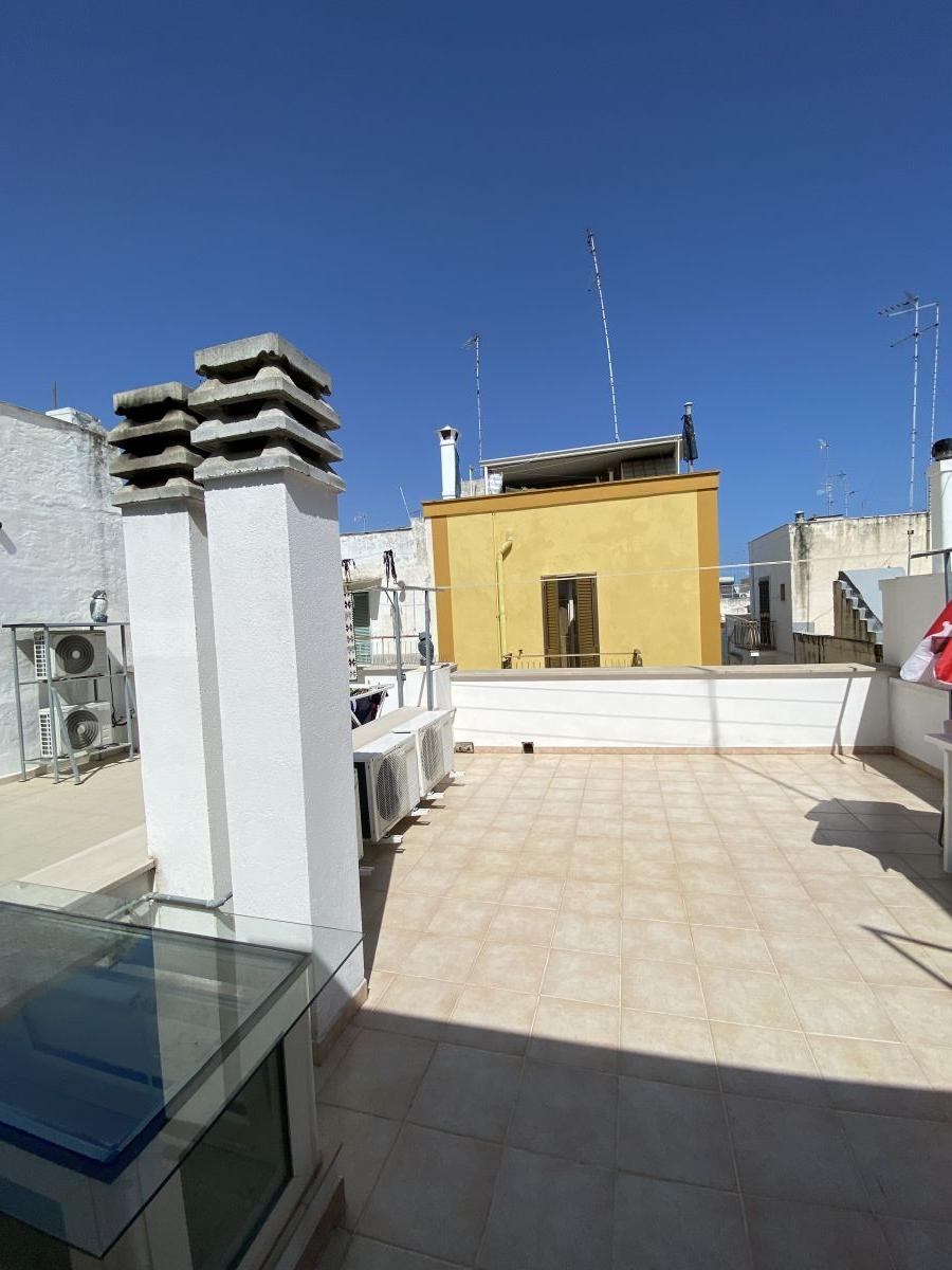 Casa indipendente di  5 vani /110 mq  a Mola di Bari (zona centro)