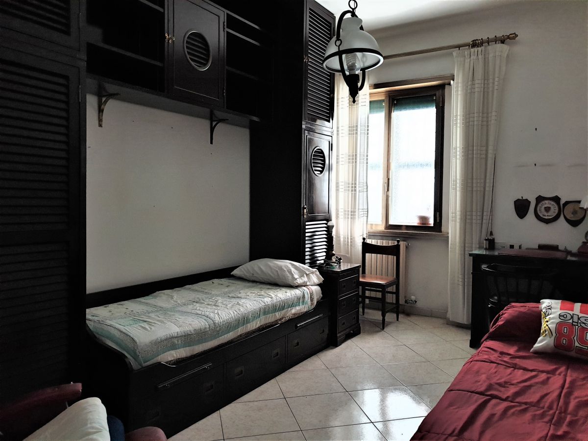 Appartamento di 4 vani/124 mq a Bari - Libertà  (zona Piazza Garibaldi)