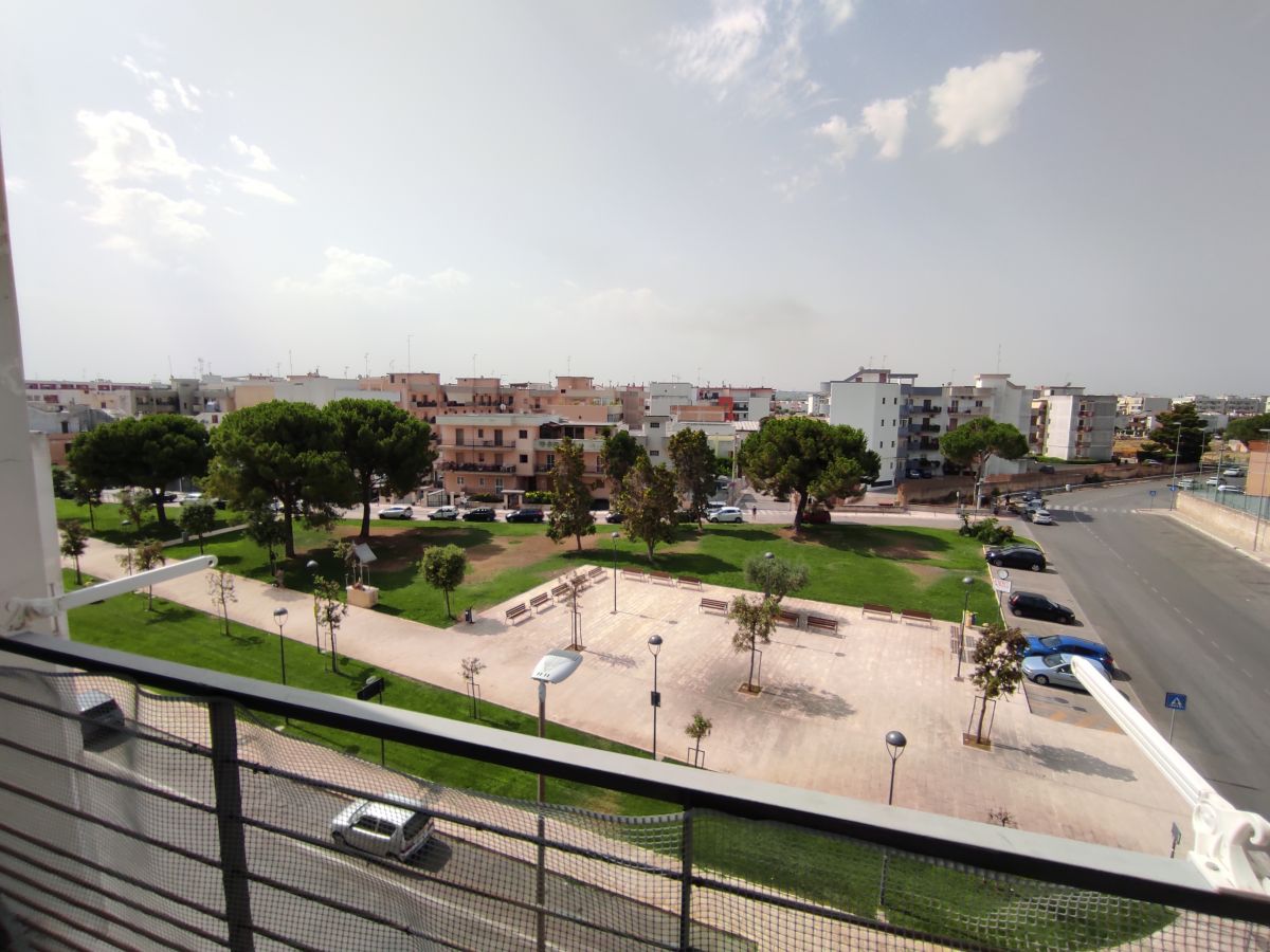 Appartamento/90 mq  a Capurso (zona largo piscine)