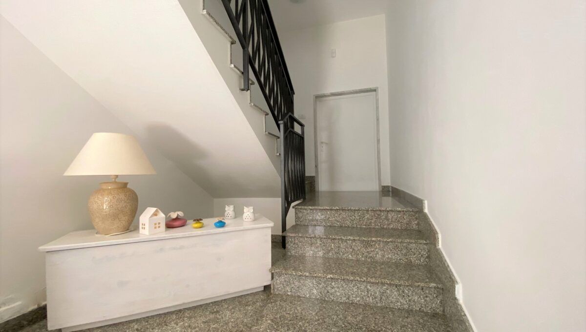 Casa indipendente di  4 vani /155 mq  a Cassano delle Murge (zona Zona semi centrale)