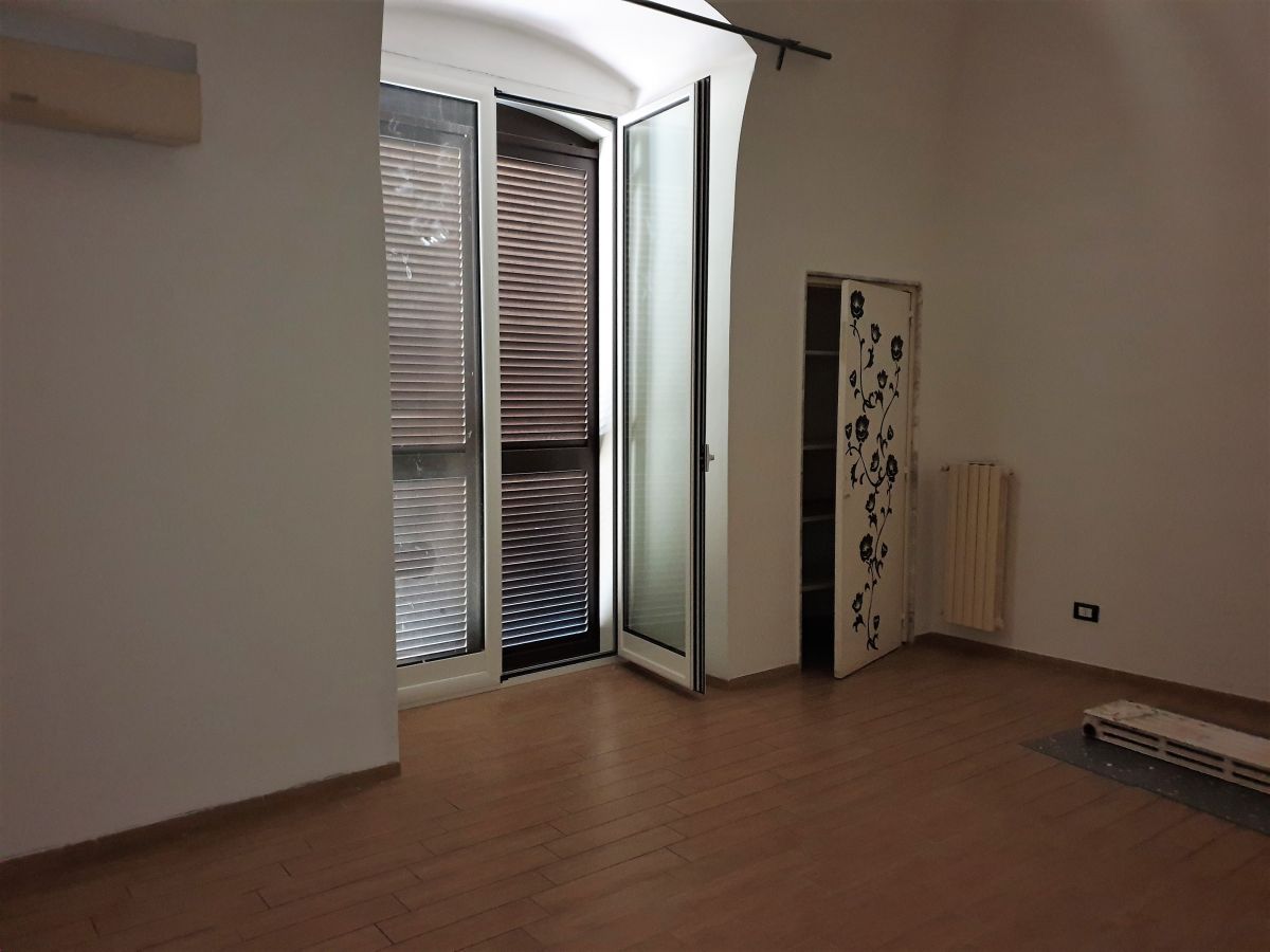 Casa indipendente di  2 vani /55 mq  a Bari - Santo Spirito (zona zona mare)