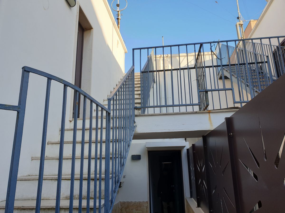 Casa indipendente di  2 vani /55 mq  a Bari - Santo Spirito (zona zona mare)