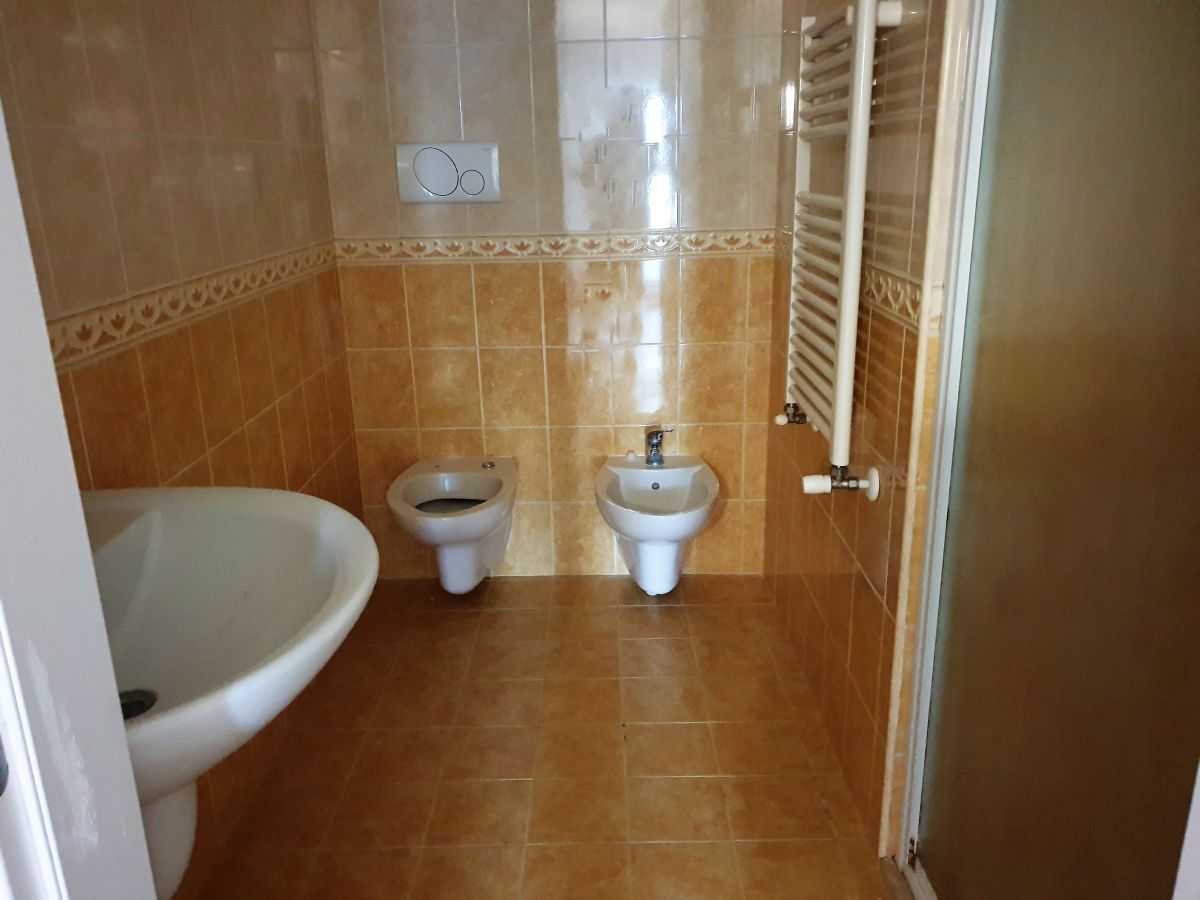 Casa indipendente di  2 vani /55 mq  a Bari - Santo Spirito (zona zona mare)