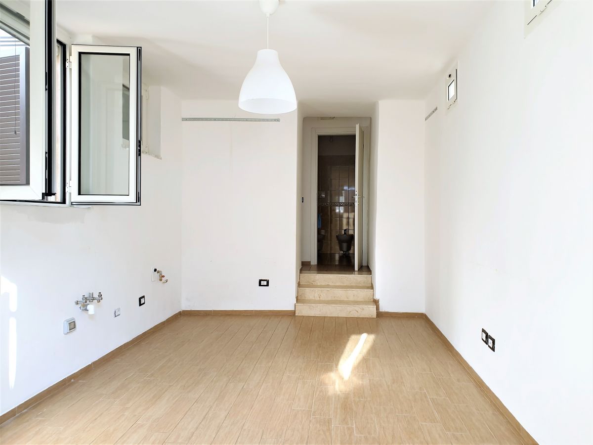 Casa indipendente di  2 vani /57 mq  a Bari - Santo Spirito (zona zona mare)