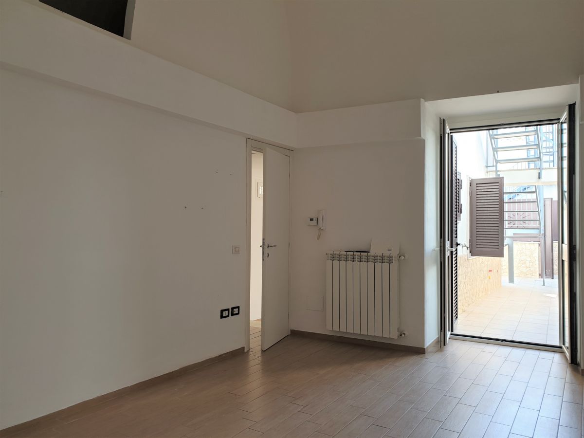 Casa indipendente di  2 vani /57 mq  a Bari - Santo Spirito (zona zona mare)