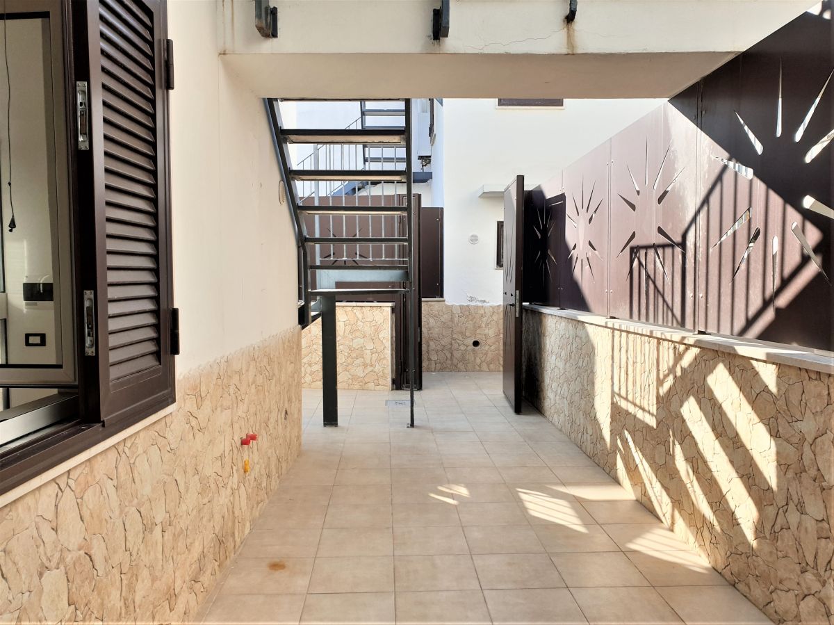 Casa indipendente di  2 vani /57 mq  a Bari - Santo Spirito (zona zona mare)