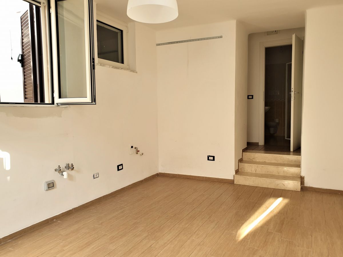 Casa indipendente di  2 vani /57 mq  a Bari - Santo Spirito (zona zona mare)