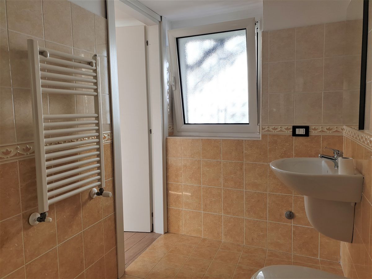 Casa indipendente di  2 vani /57 mq  a Bari - Santo Spirito (zona zona mare)