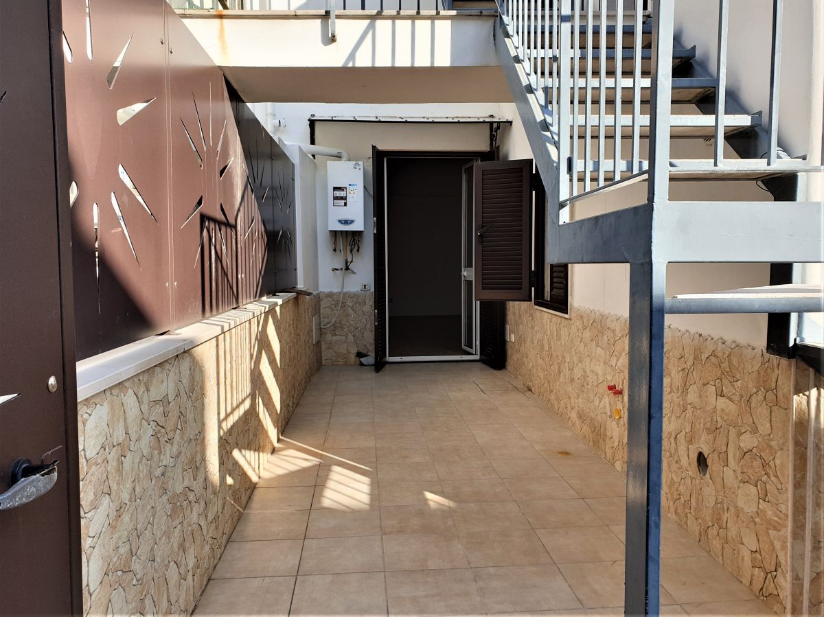 Casa indipendente di  2 vani /57 mq  a Bari - Santo Spirito (zona zona mare)