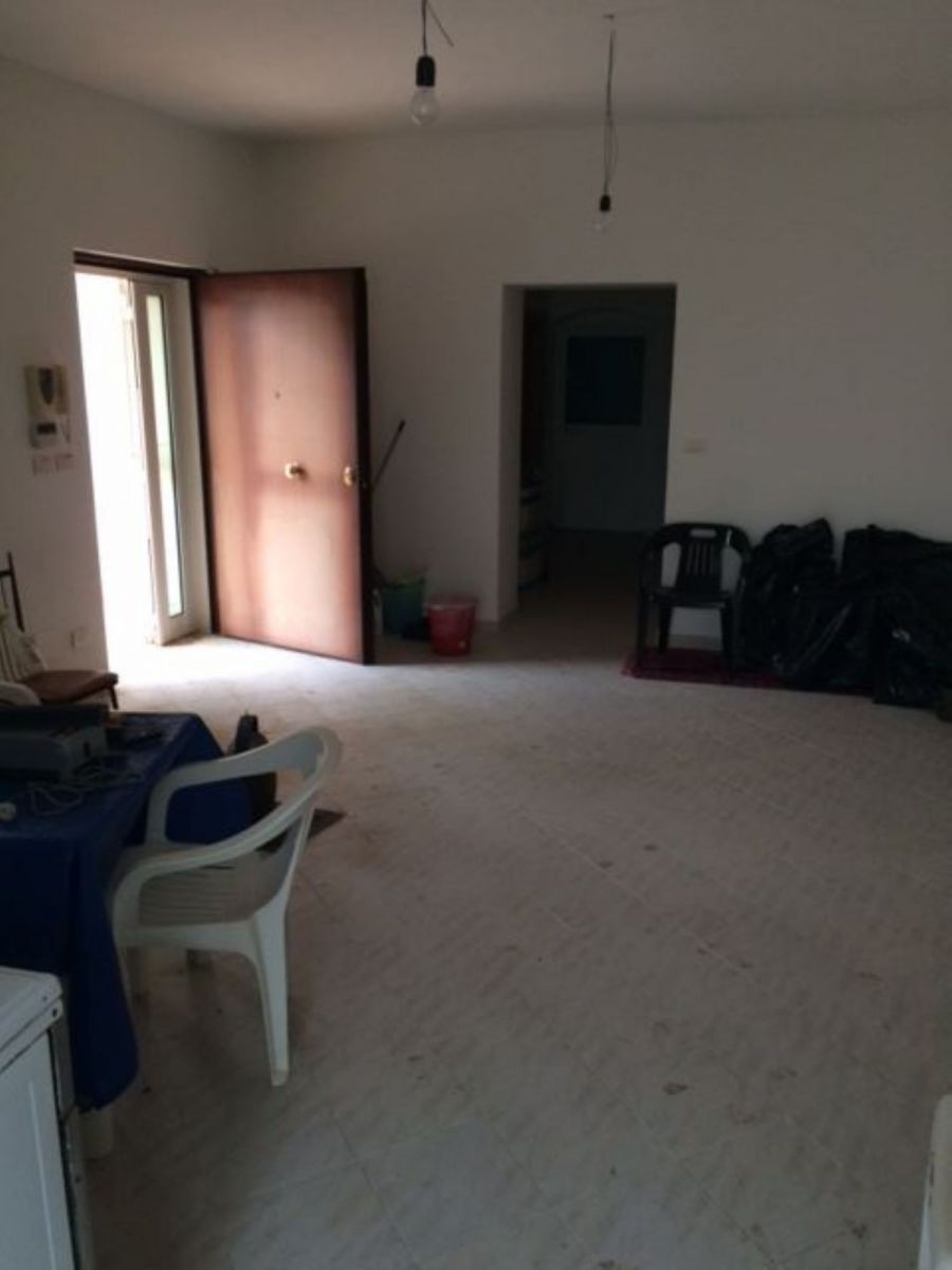 Casa indipendente di  5 vani /160 mq  a Sannicandro di Bari