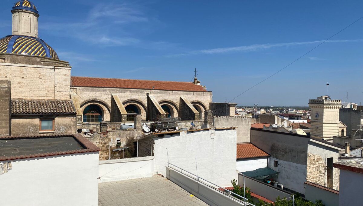 Casa indipendente di  3 vani /140 mq  a Cassano delle Murge (zona Centrale)