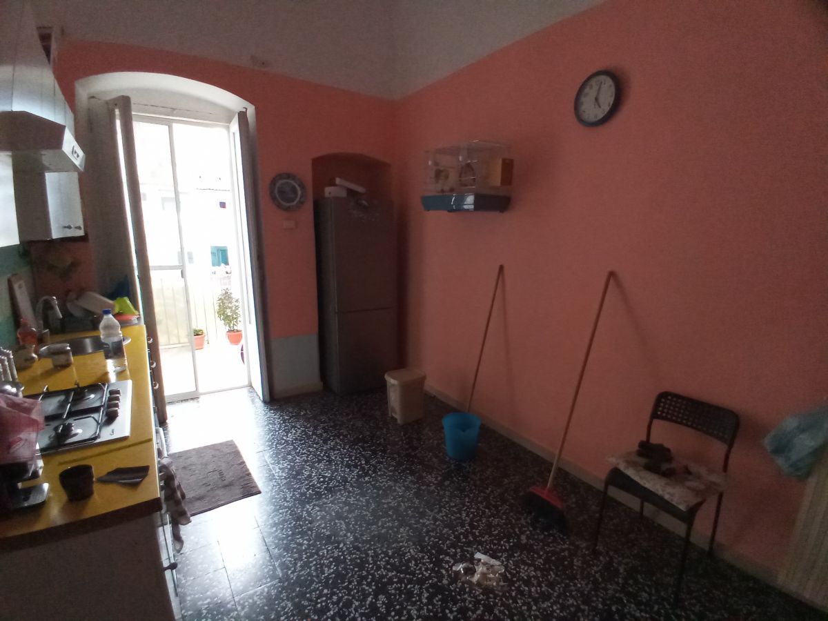 Appartamento di  3 vani /120 mq  a Bari - Libertà  (zona libertà )