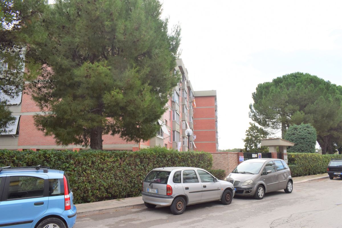 Appartamento di  4 vani /120 mq  a Modugno (zona Via Bitritto)