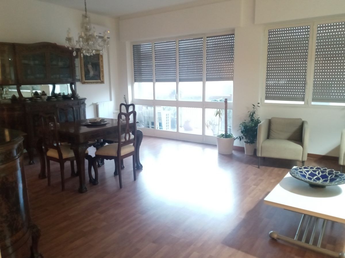 Appartamento di  4 vani /130 mq  a Bari - Murat (zona CENTRO)